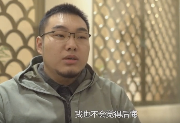 拼多多员工自述视频_拼多多助力网站在线刷真人_拼多多员工被抬上救护车事件